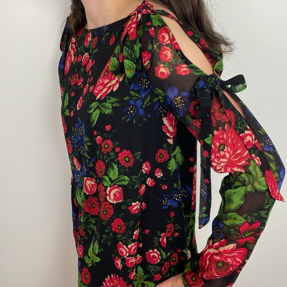 Club Monaco 100% Silk Bow Tie Sleeve Floral Blouse Size Small